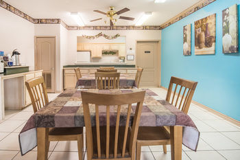 Texas Inn And Suites Citycenter At Utrgv Edinburg Bagian luar foto