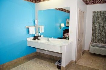 Texas Inn And Suites Citycenter At Utrgv Edinburg Bagian luar foto